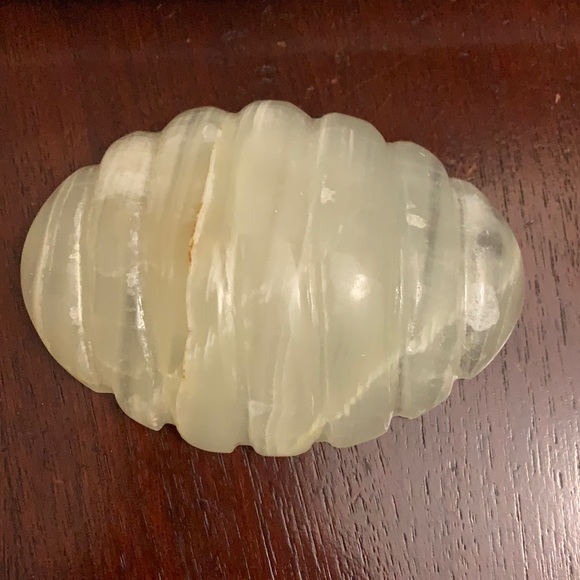 Mexican onyx carved shells - Picture 3 of 5